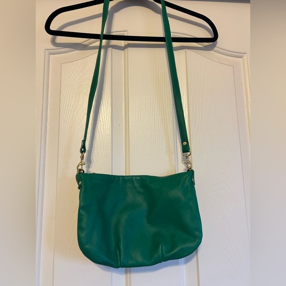 Clare V Petit Moyen in Emerald - Picture 3 of 9